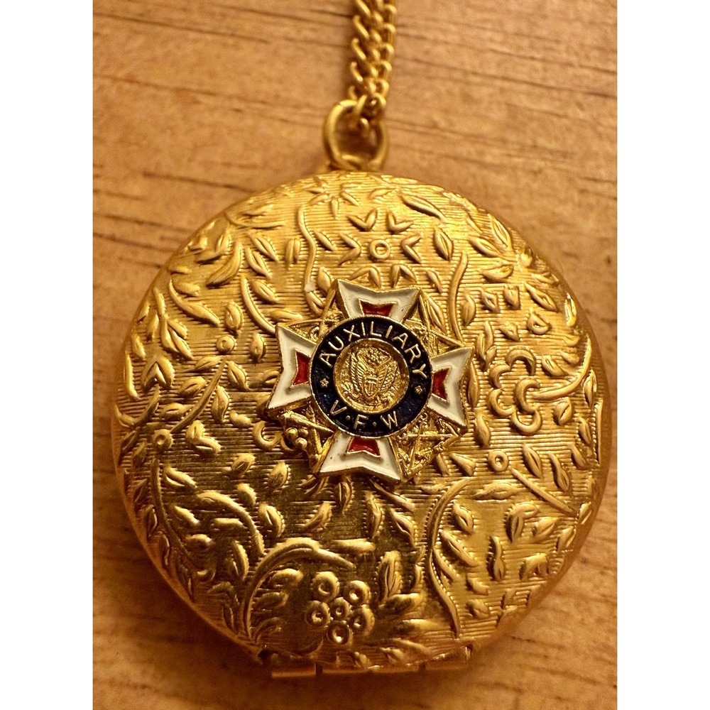 Vintage VFW‎ Auxiliary Gold Tone Locket Pendant Necklace 18" Chain